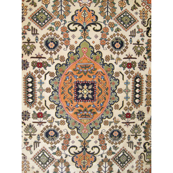 Medalion Design Silk & Wool Isfahan Persian Rug - RI5000 Medalion Design Silk & Wool Isfahan Persian Rug - RI5000