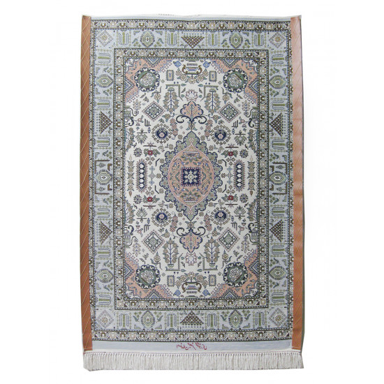 Medalion Design Silk & Wool Isfahan Persian Rug - RI5000 Medalion Design Silk & Wool Isfahan Persian Rug - RI5000