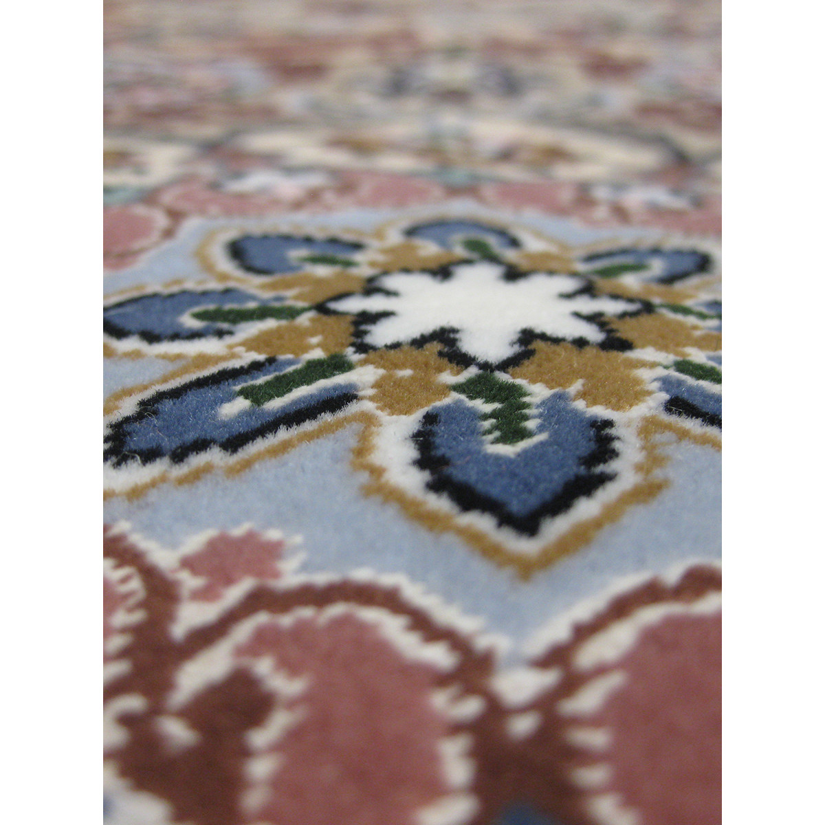 Medalion Design Silk & Wool Isfahan Persian Rug  -  RI5021