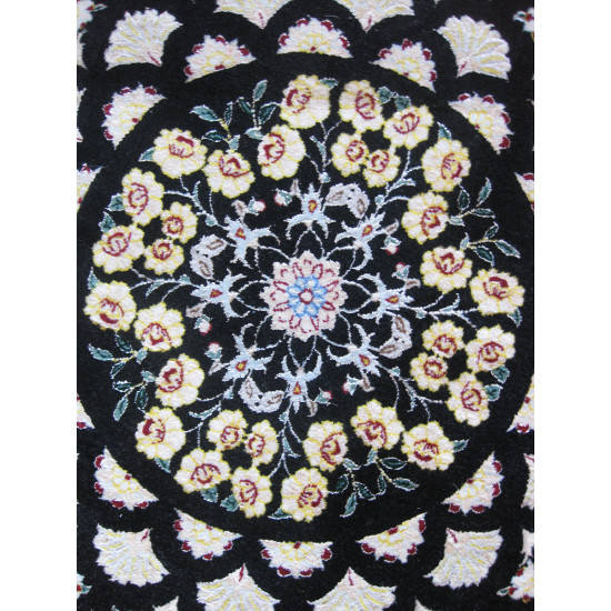 Medalion Design Wool & Cotton Nain Persian Rug - RN5004 Medalion Design Wool & Cotton Nain Persian Rug - RN5004