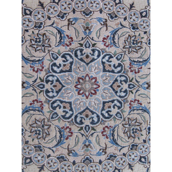 Flower Design Wool & Cotton Nain Persian Rug - RN5011 Flower Design Wool & Cotton Nain Persian Rug - RN5011