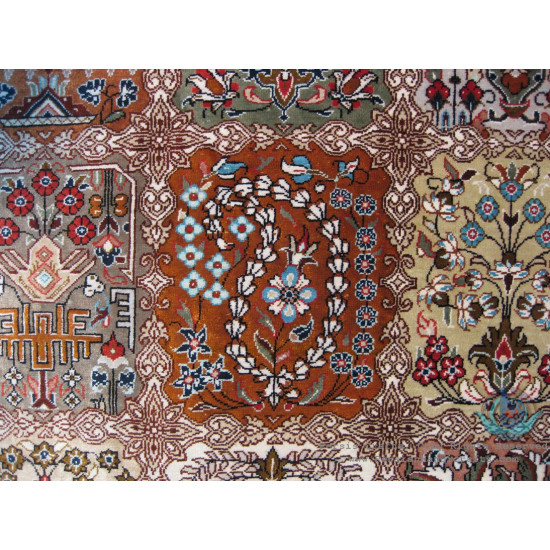 Elegant Kheshti Design Silk Qum Rug - RQ4051 Elegant Kheshti Design Silk Qum Rug - RQ4051